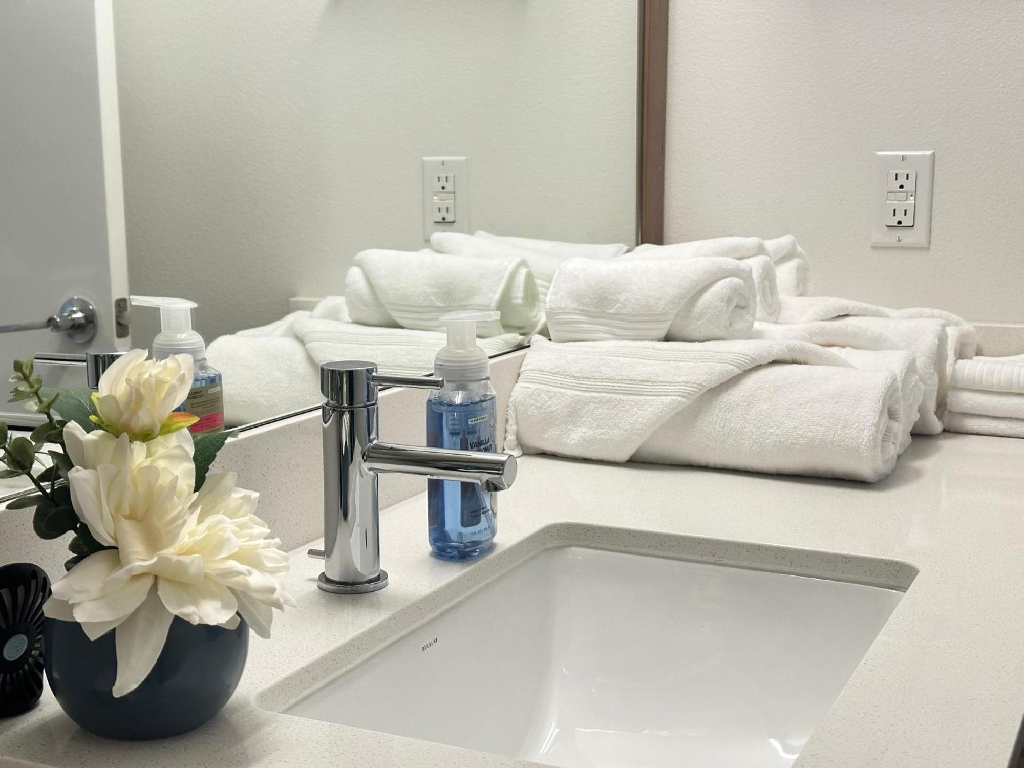 Top Luxury Lifestyle- Downtown Tacoma Near Everything Convention Center And More Εξωτερικό φωτογραφία